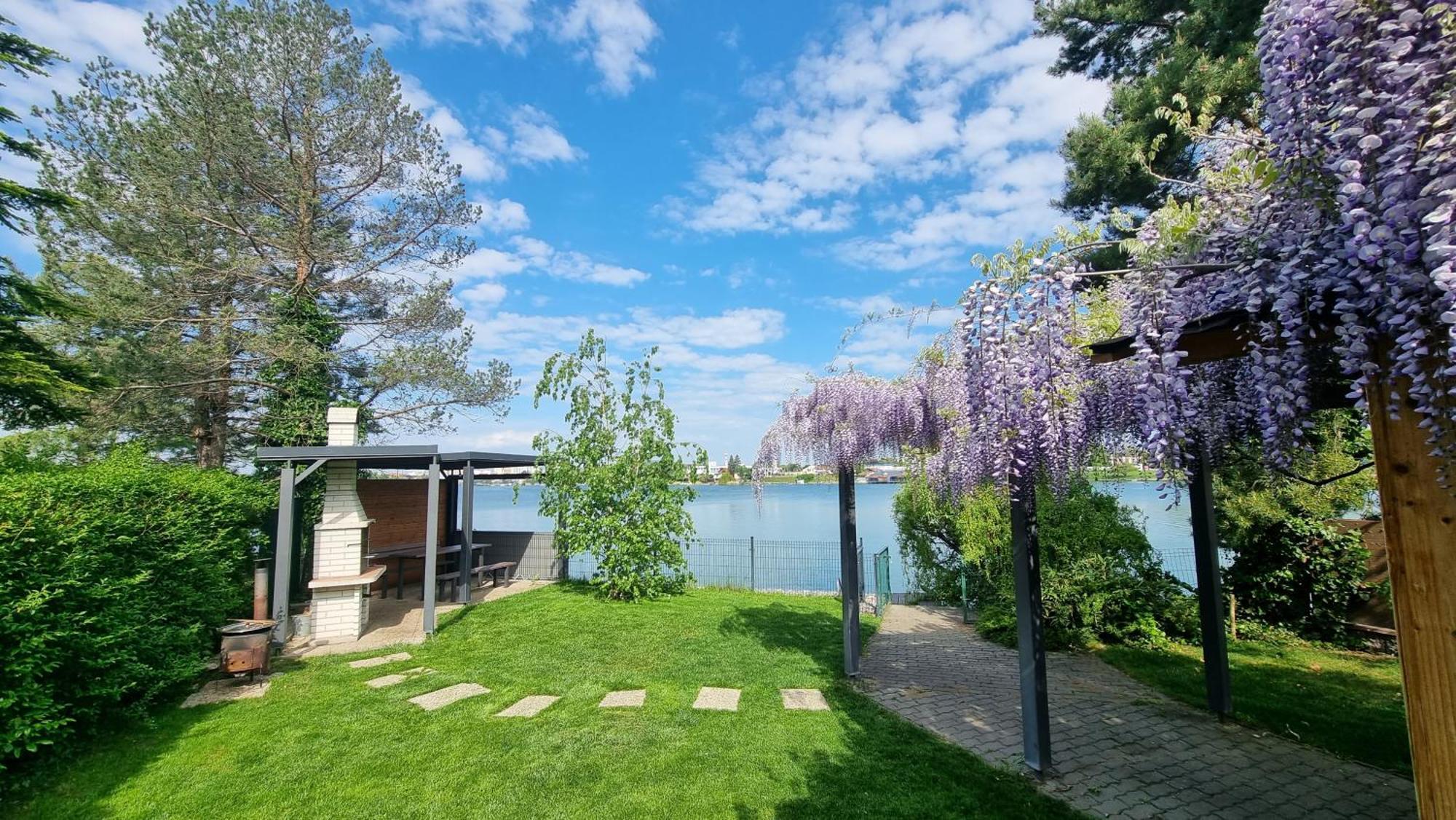 Topsenec-Lakeside Home 外观 照片